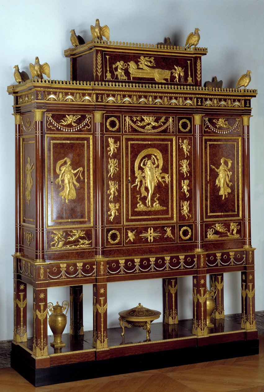 Meble: Szafa na biżuterię autorstwa Impress Josephine de Beauharnais (Marie-Joseph-Rose de Tascher de la Pagerie) (1763-1814) wykonana z drewna, złoty brąz autorstwa Francois Jacob-Desmalter (1770-1841) 1809 Paryż, Musee du Louvre autorstwa Francois Honore Georges Jacob Desmalter
