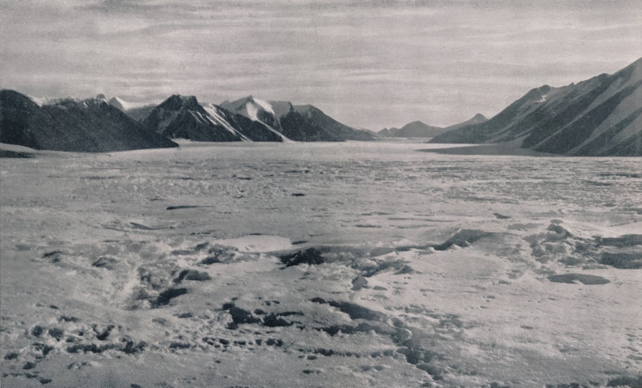 Dolina lodowca wylotowego całkowicie wypełniona lodem, c1911, 1913 autorstwa Frank Debenham