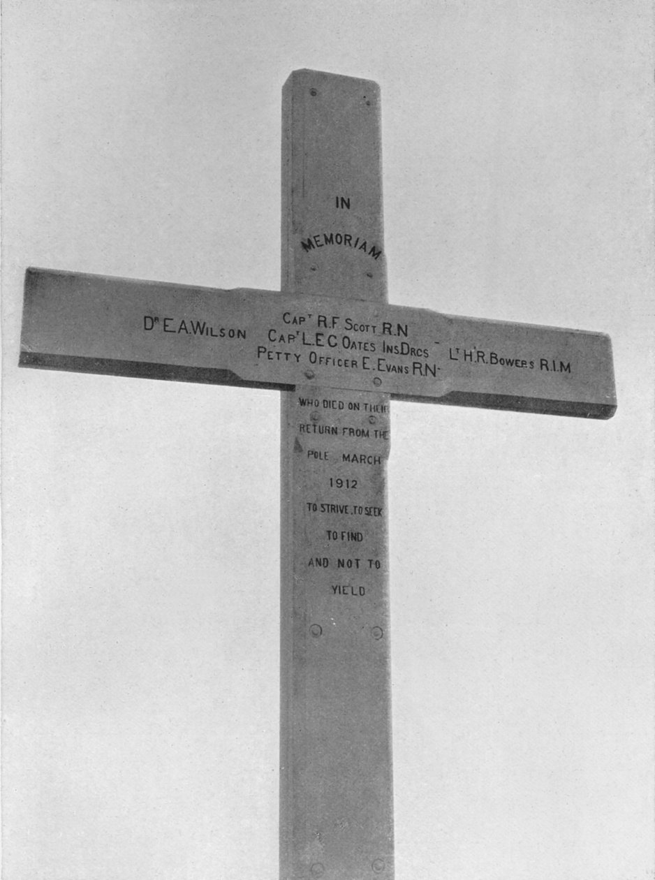 Krzyż Pamięci wzniesiony na Wzgórzu Obserwacyjnym dla Partii Południowej, 1913 autorstwa Frank Debenham