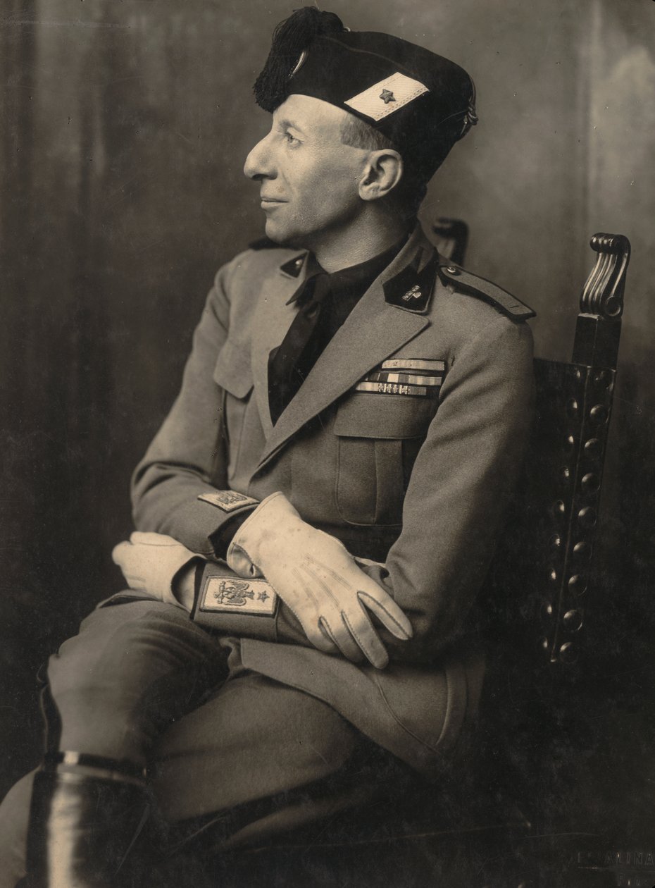 Album MVSN- Blackshirts: Augusto Turati w mundurach Milicji autorstwa Fratelli Alinari Fratelli Alinari