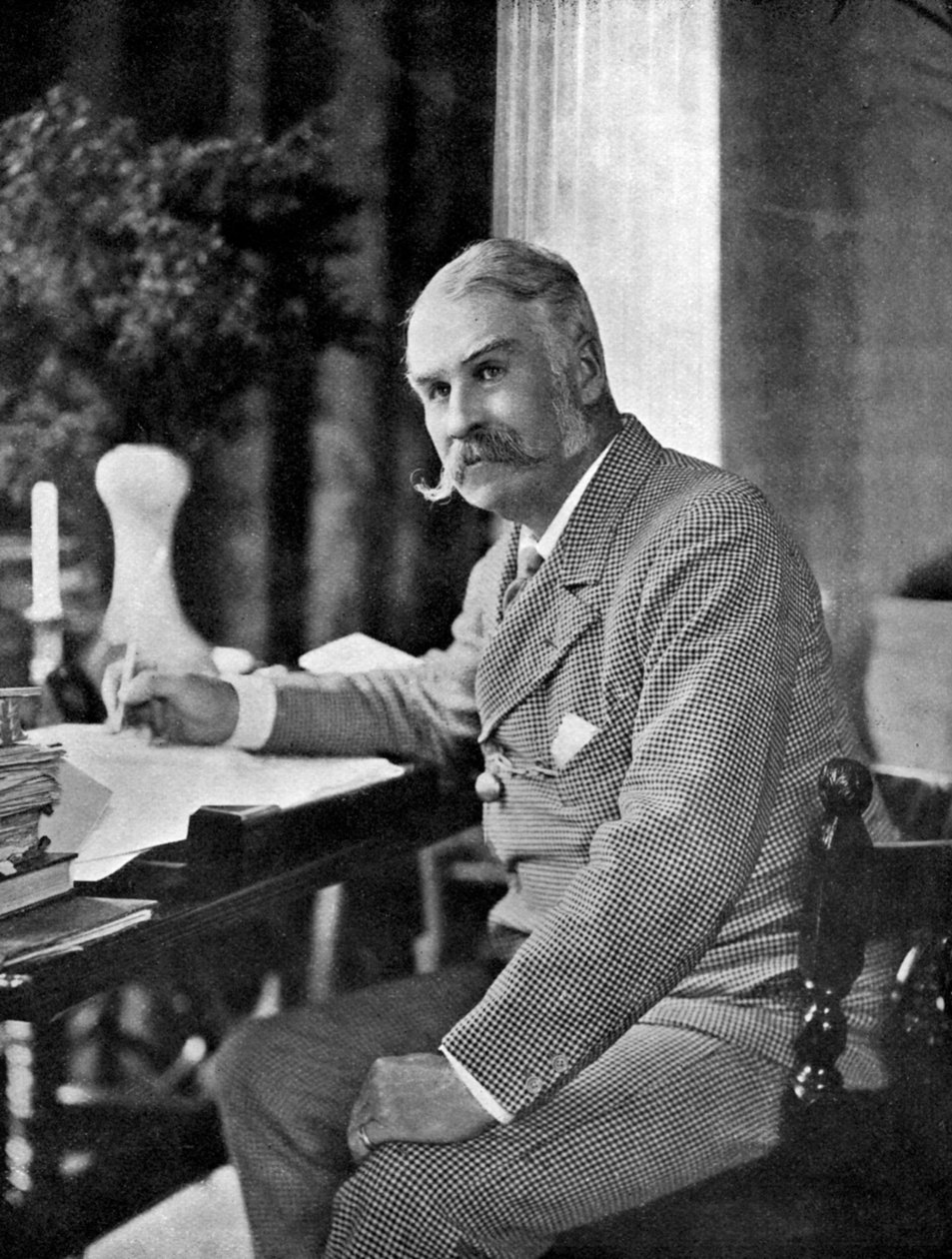 Sir William Schwenck Gilbert 1836-1911, angielski dramaturg i humorysta, 1911-1912. autorstwa Frederick Downer and Sons