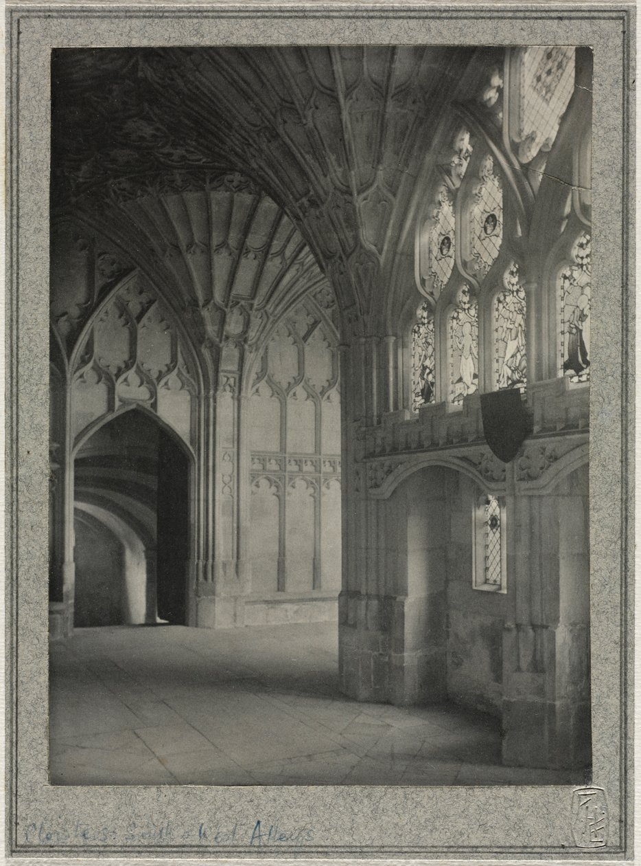 Katedra w Gloucester - krużganki: aleje południowa i zachodnia, ok. godz. 1900. autorstwa Frederick Henry Evans