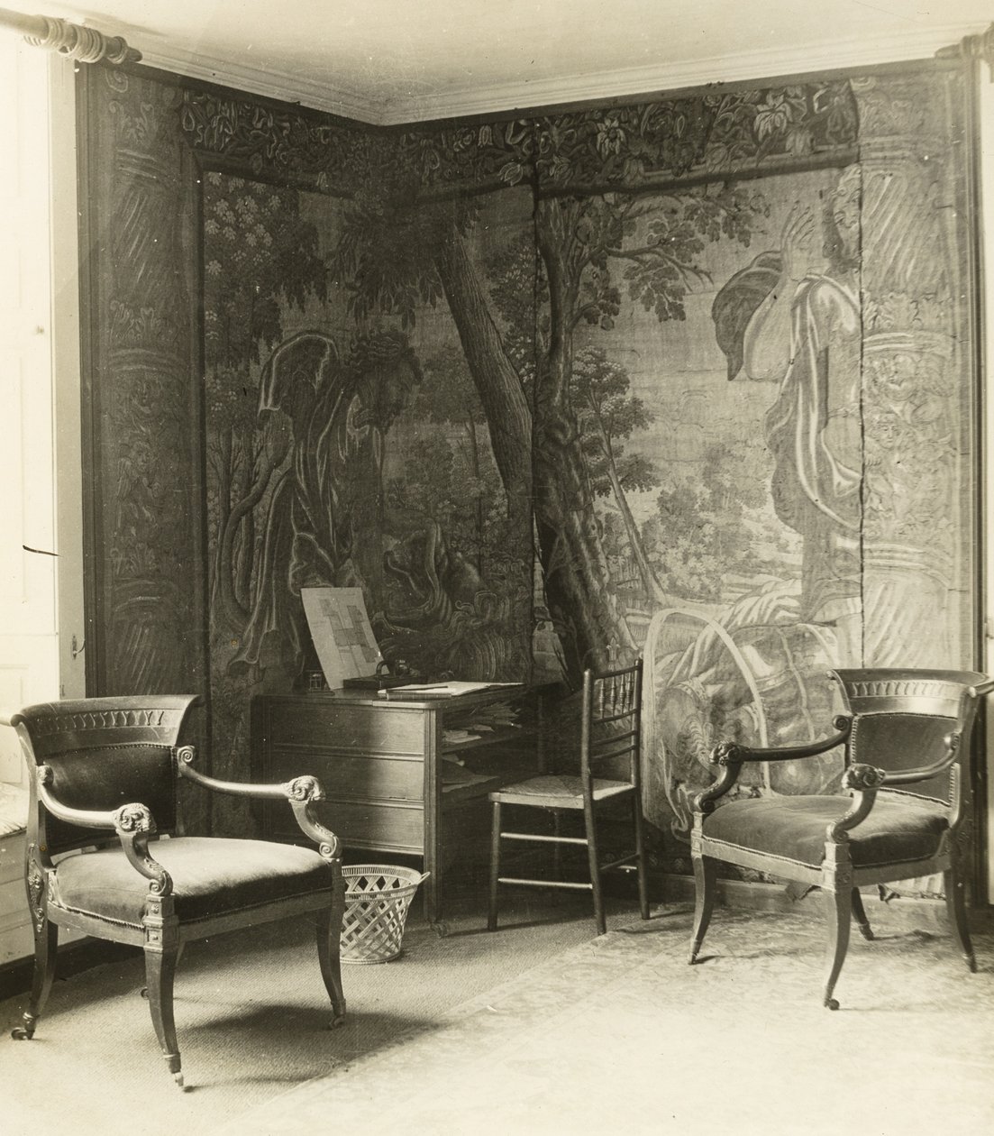 Dwór Kelmscott: W pokoju z gobelinami autorstwa Frederick H. Evans