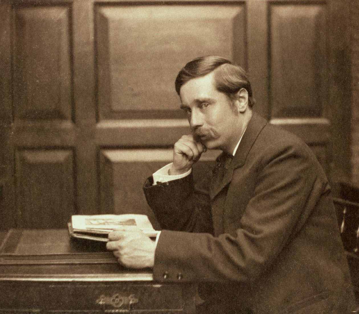 HG Wells, brytyjski autor, 1903 autorstwa Frederick Hollyer