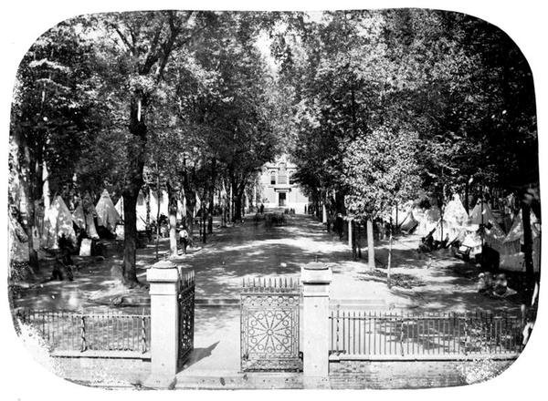 Camp Independence w Independence Hall, ok. 1860 (zdjęcie czarno-białe) autorstwa Frederick de Bourg Richards