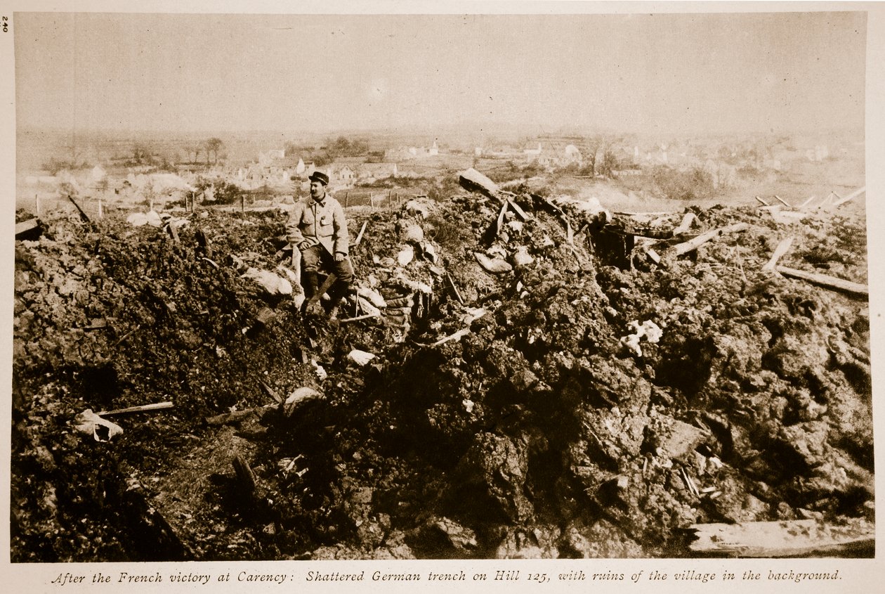 Po francuskim zwycięstwie pod Carency: Rozbity niemiecki rów na wzgórzu 125, 1914-19 autorstwa French Photographer