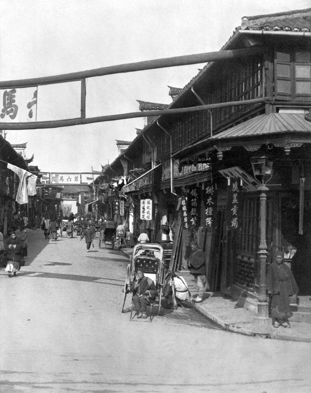 Chinatown w Szanghaju, koniec XIX wieku autorstwa French Photographer