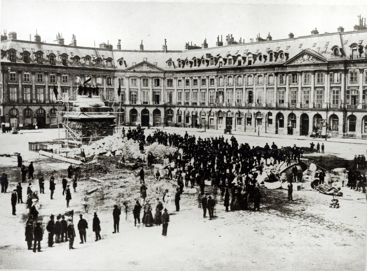 Zniszczenie kolumny Vendome podczas komuny, 1871 autorstwa French Photographer