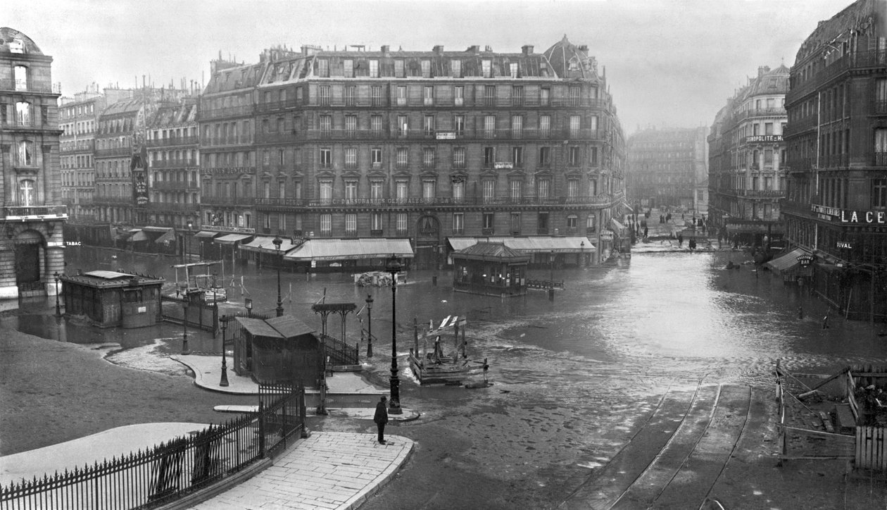 Powodzie przed stacją Saint-Lazare, Place de Rome, Paryż, styczeń 1910 r. autorstwa French Photographer