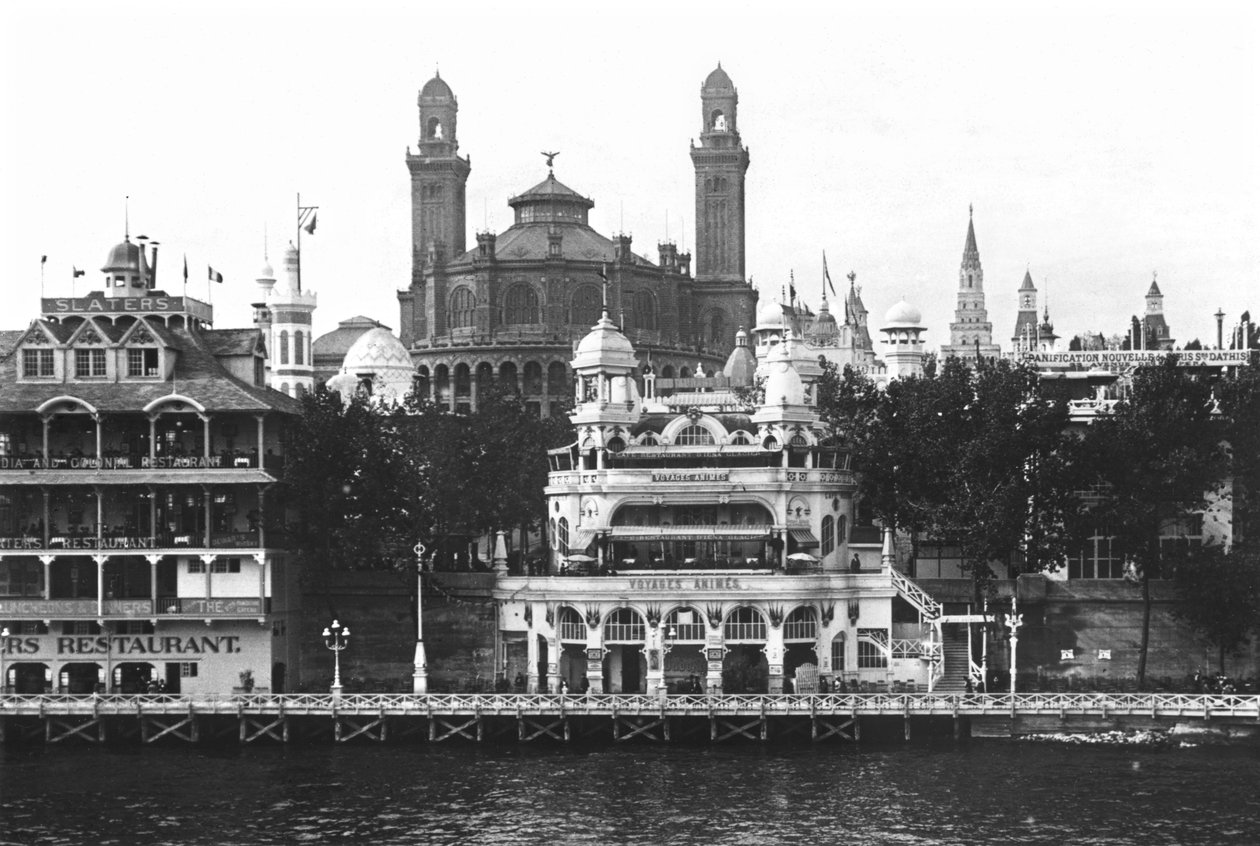 Pawilony wzdłuż rzeki, Wystawa Powszechna 1900, 1900 autorstwa French Photographer