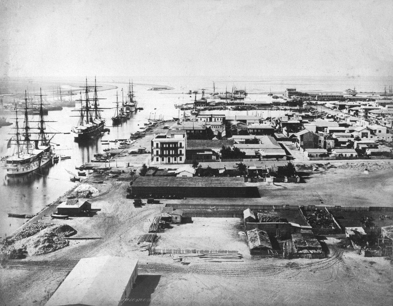 Port Said i Kanał Sueski, ok.1875 autorstwa French Photographer
