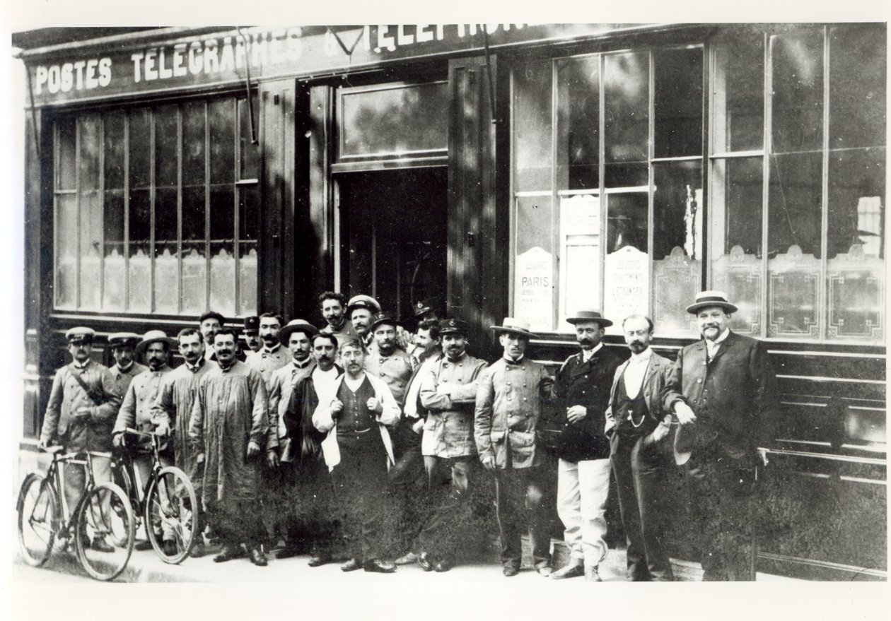 Poczta w Paryżu, przed 1914 r. autorstwa French Photographer