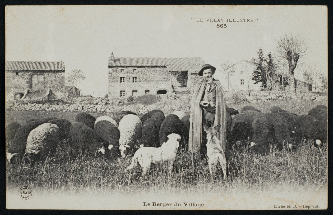 Pocztówka przedstawiająca pasterza na wsi, ok. 1900 autorstwa French Photographer