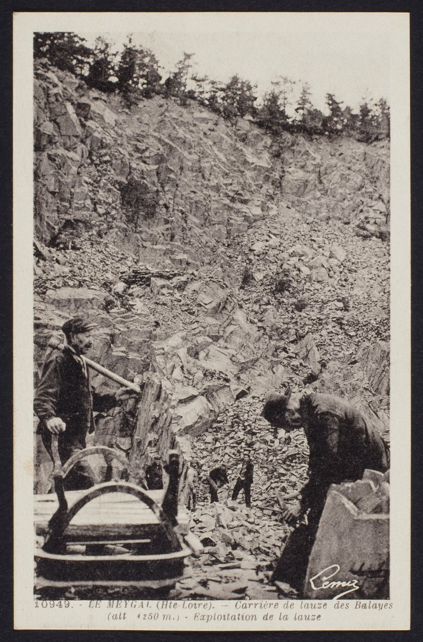 Pocztówka przedstawiająca pracowników kamieniołomu w Le Meygal, Balayes, Haute-Loire, ok. 1900 r. autorstwa French Photographer