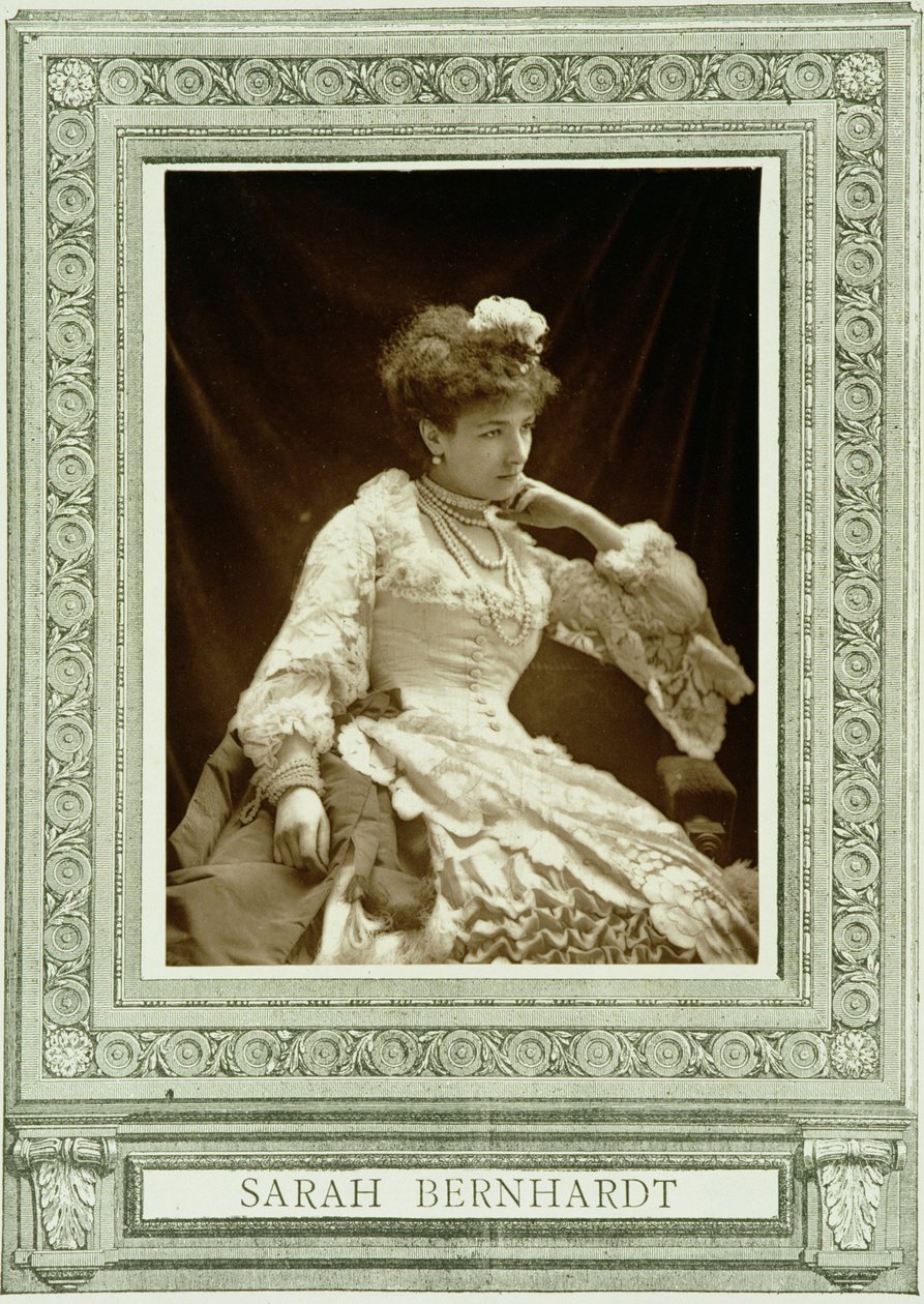 Sarah Bernhardt (1844-1923), z Galerie Contemporaine, ok. 1874-78 autorstwa French Photographer