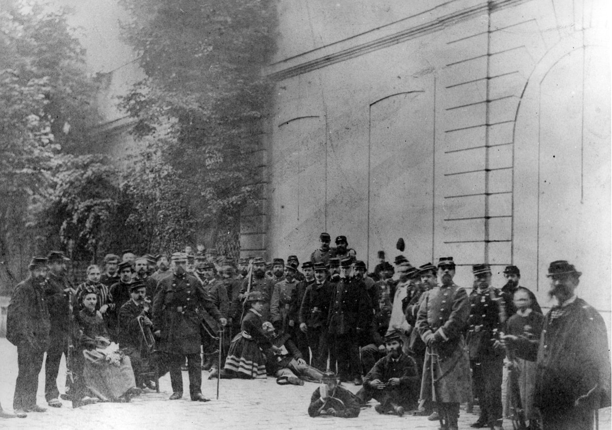 Oddziały Komuny Paryskiej, 1871 autorstwa French Photographer