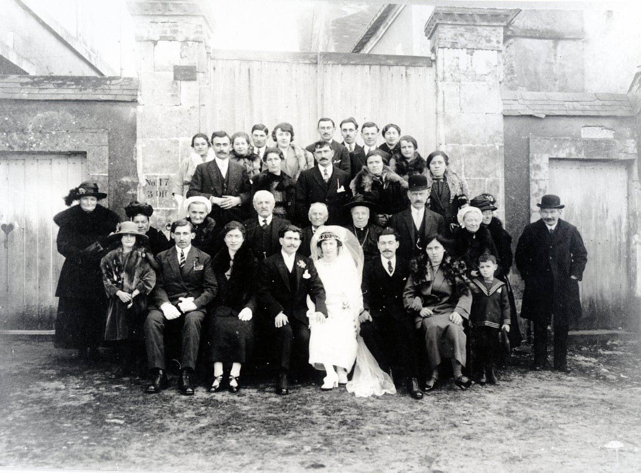 Fotografia ślubna w regionie Sarthe we Francji, ok. 1920 r. autorstwa French Photographer