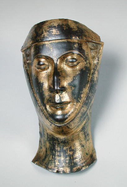 Maska nagrobna żony Herberta Laniera (zm.1290) (złocona miedź) autorstwa French School