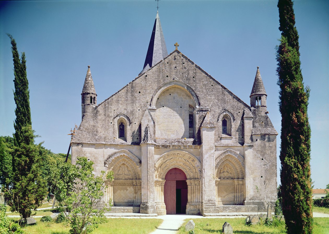 Widok fasady kościoła św. Piotra, 1150-75 autorstwa French School