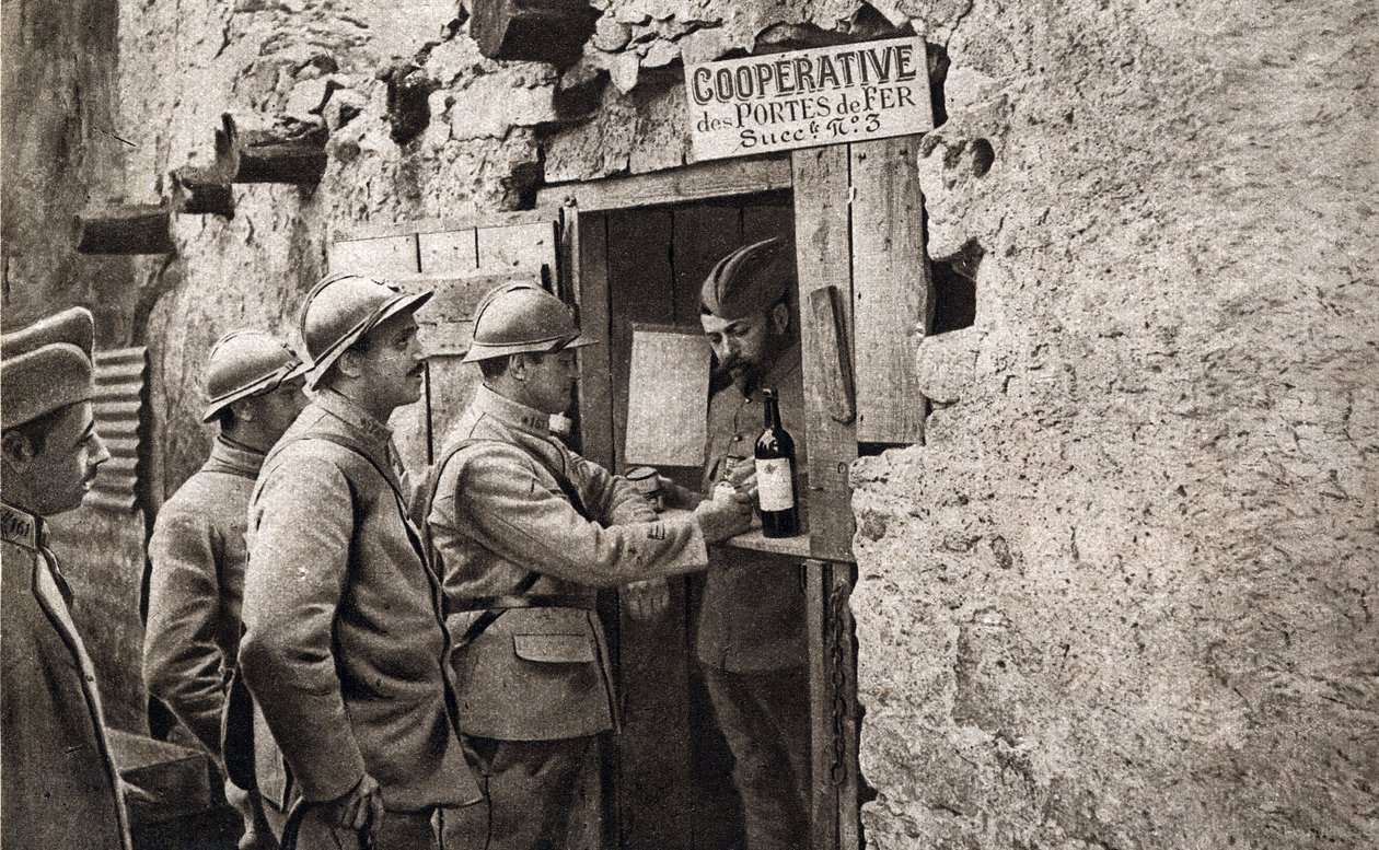 Pierwsza wojna światowa: "systemy współpracy utworzone na polu bitwy, pozwalające wyczerpanym żołnierzom odzyskać siły". W "Zwierciadle" z 1918 r. autorstwa French Photographer