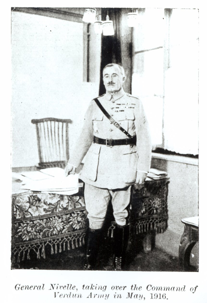 Generał Robert Nivelle (1856-1924) Przejęcie Dowództwa Armii w Verdun, maj 1916 (fot. bw) autorstwa French Photographer