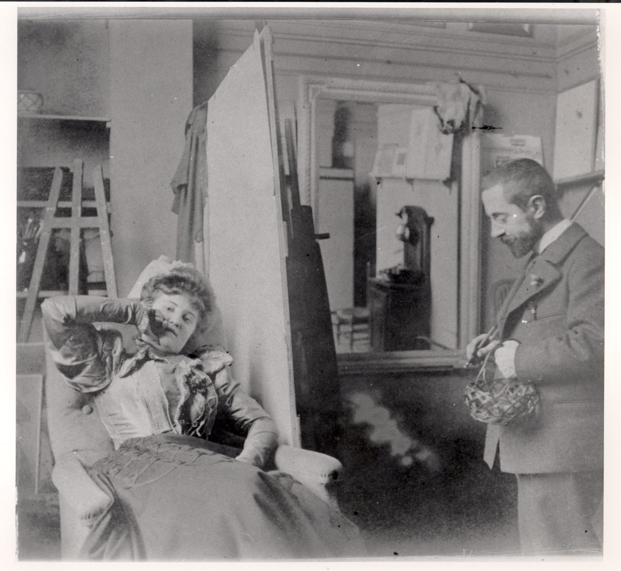Henri de Toulouse-Lautrec (1864-1901) w swojej pracowni z Misią Natanson autorstwa French Photographer