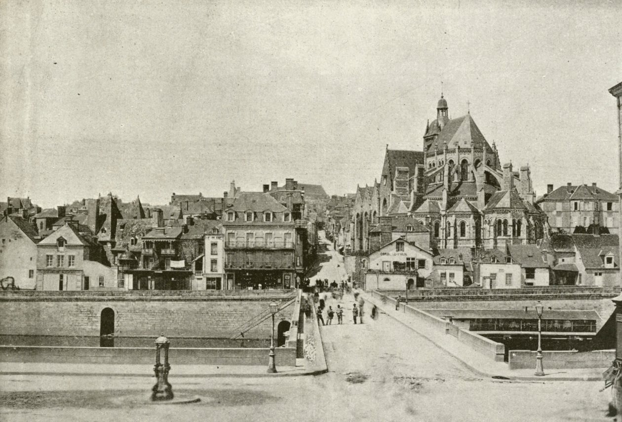 Mayenne, ulica (zdjęcie czarno-białe) autorstwa French Photographer