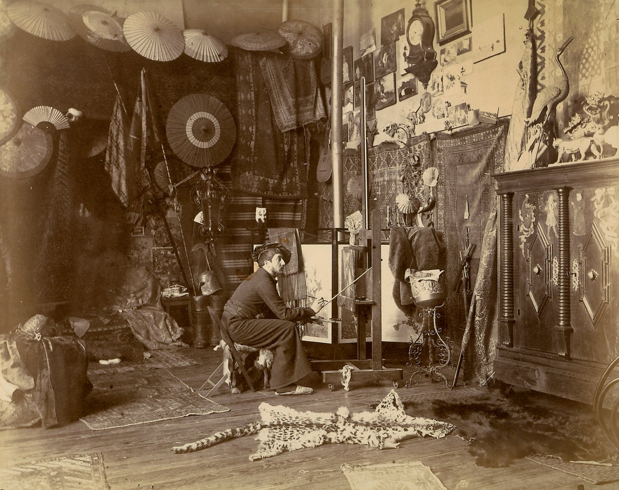 Francuski malarz Rochegrosse sfotografowany w swojej pracowni, ok. 1885 (odbitka żelatynowo-srebrowa) autorstwa French Photographer