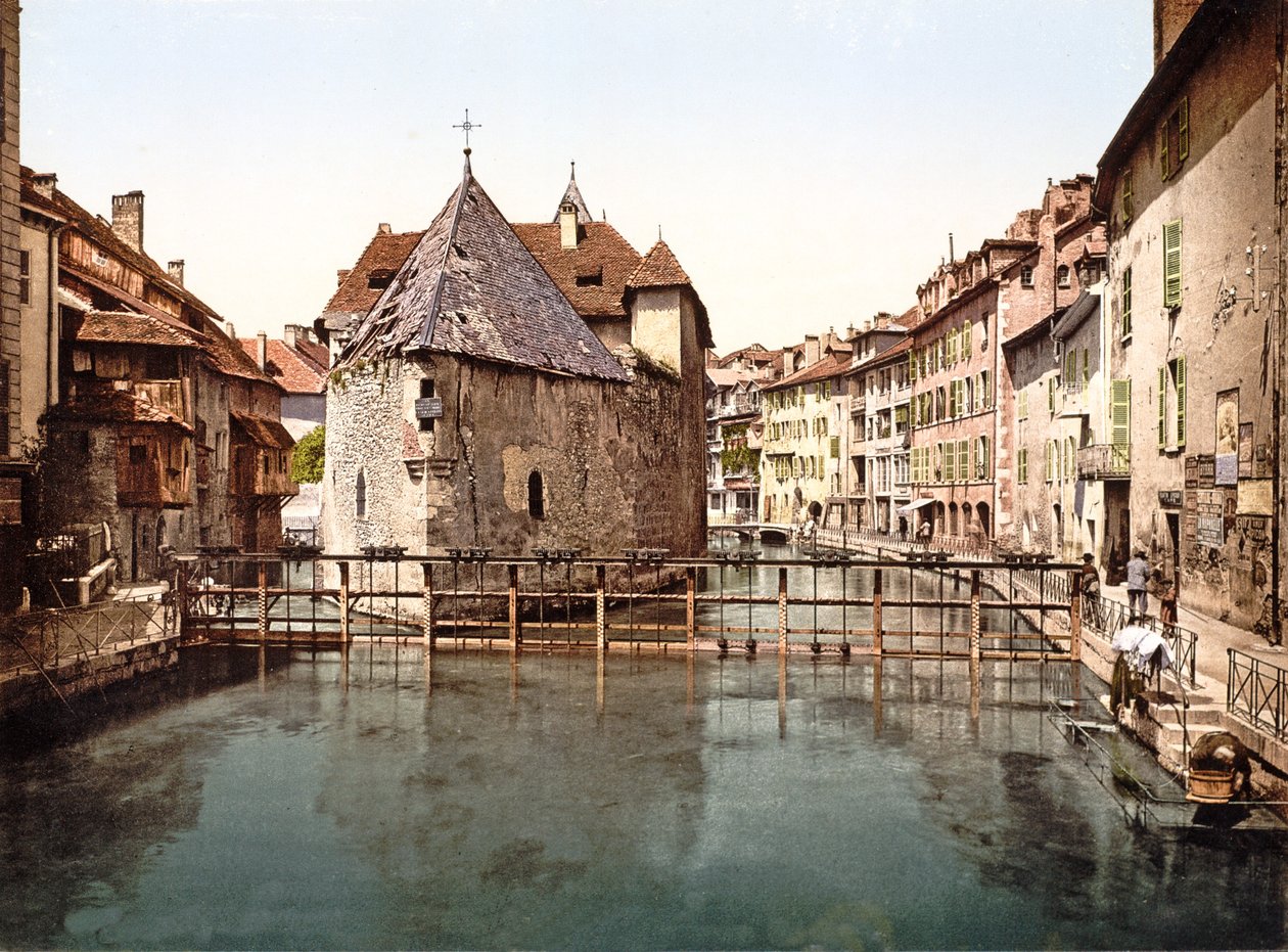 Palais de lIsle na kanale Thiou, Annecy, 1890-1900 autorstwa French Photographer