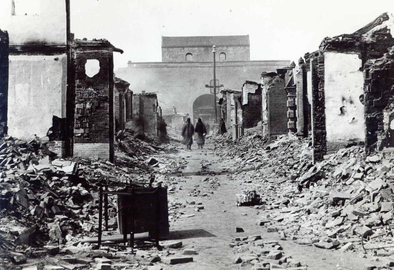 Zniszczenia w Chinach podczas Rebelii Bokserów w 1900 r autorstwa French Photographer