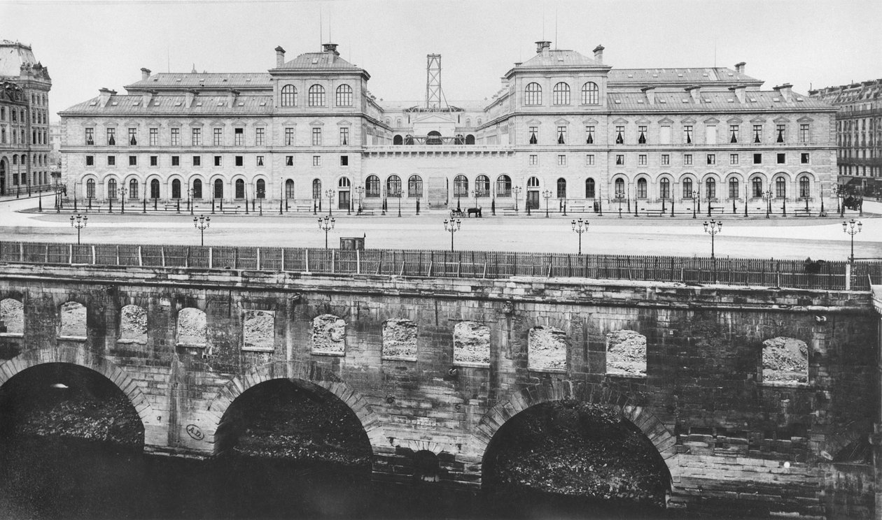 Widok na Hotel-Dieu w czasie jego budowy, Paryż, po 1867 r. autorstwa French Photographer