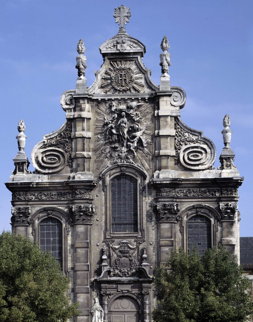 Architektura barokowa: Fasada kościoła Jezuitów (obecnie muzeum sztuki sakralnej) (1692). Cambrai, północ (59). autorstwa French School