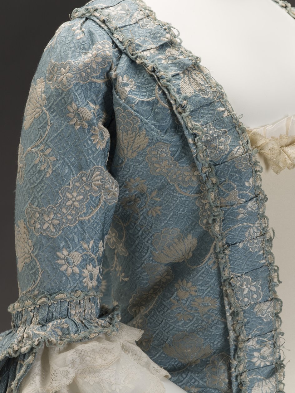 Niebieska sukienka, ok. 1760 (jedwabny brokat) autorstwa French School