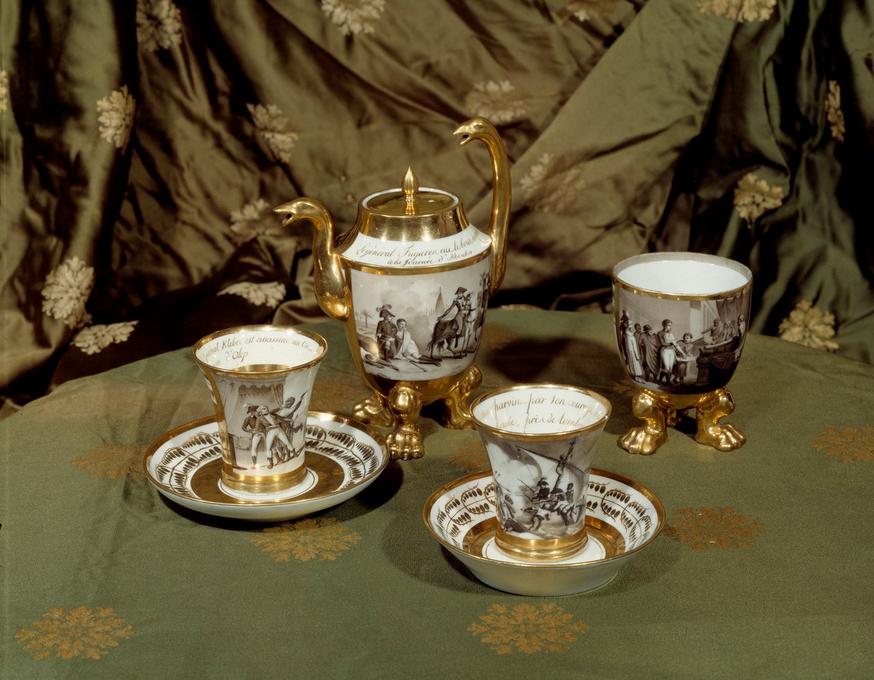 Ceramika pod zarządem. Serwis do kawy inspirowany egipską krainą Napoleona I. Porcelana z XVIII wieku. Paryż, Musee De La Legion d