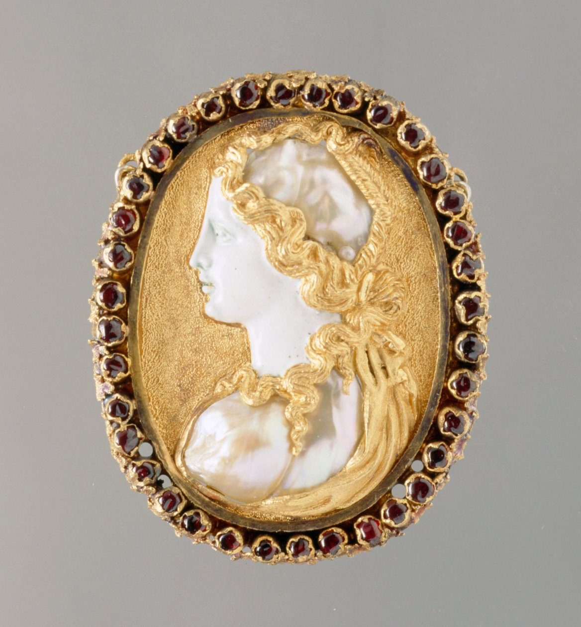 Portret Commesso Prudentii, 1550-60 (złoto, masa perłowa, emalia i rubin) autorstwa French School