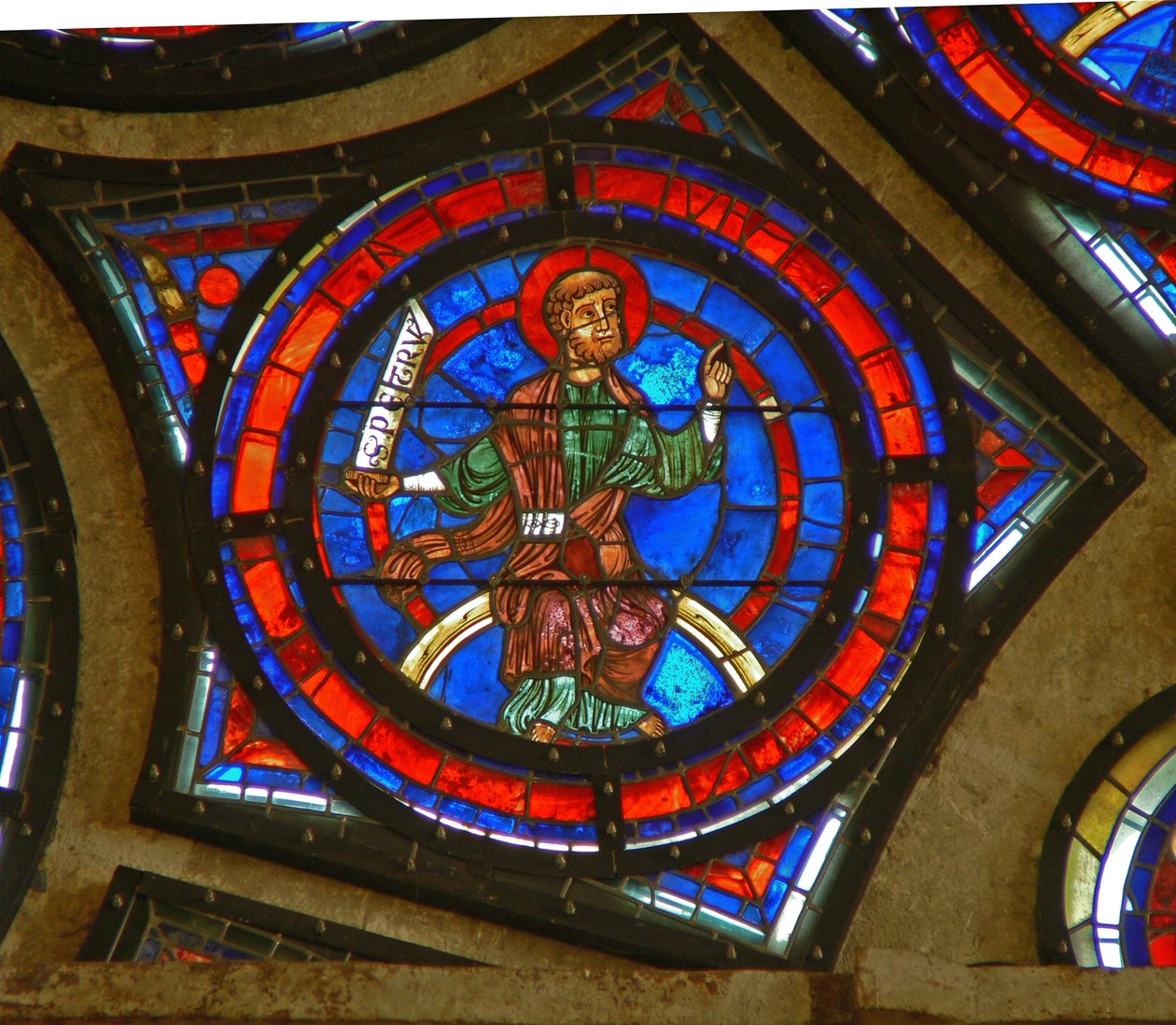 Fragment okna rozety wschodniej: Św. Piotr autorstwa French School