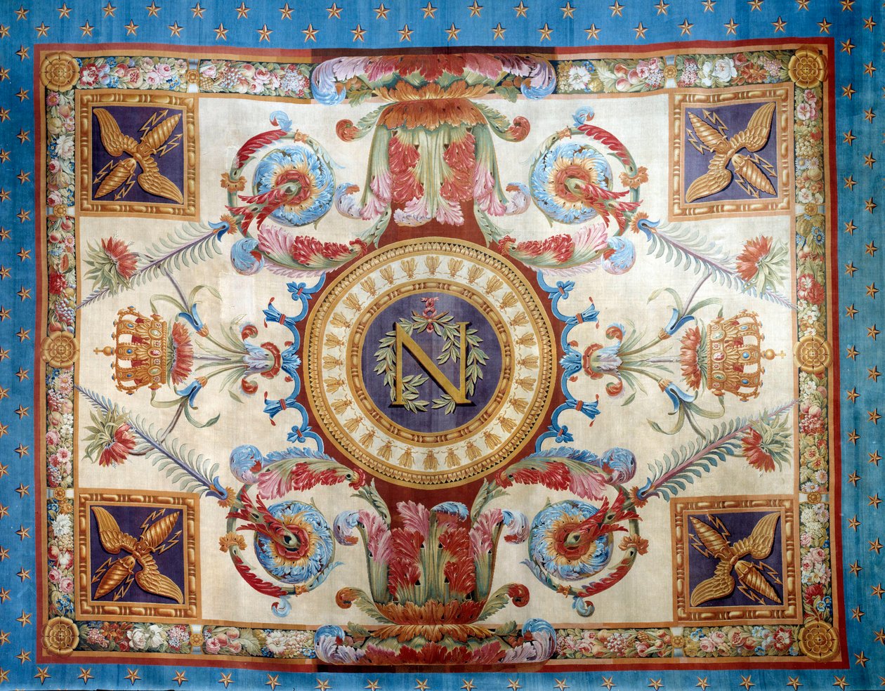 Pierwsze imperium: dywan z sali tronowej w Palais des Tuileries wykonany przez fabrykę mydła. Słońce 7,80 x 6,40 m. 1809 Malmaison, musee du chateau autorstwa French School