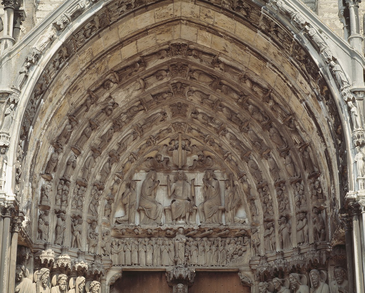 Sztuka gotycka: Tympanon centralnego przęsła południowego portalu bazyliki Notre Dame de Chartres autorstwa French School