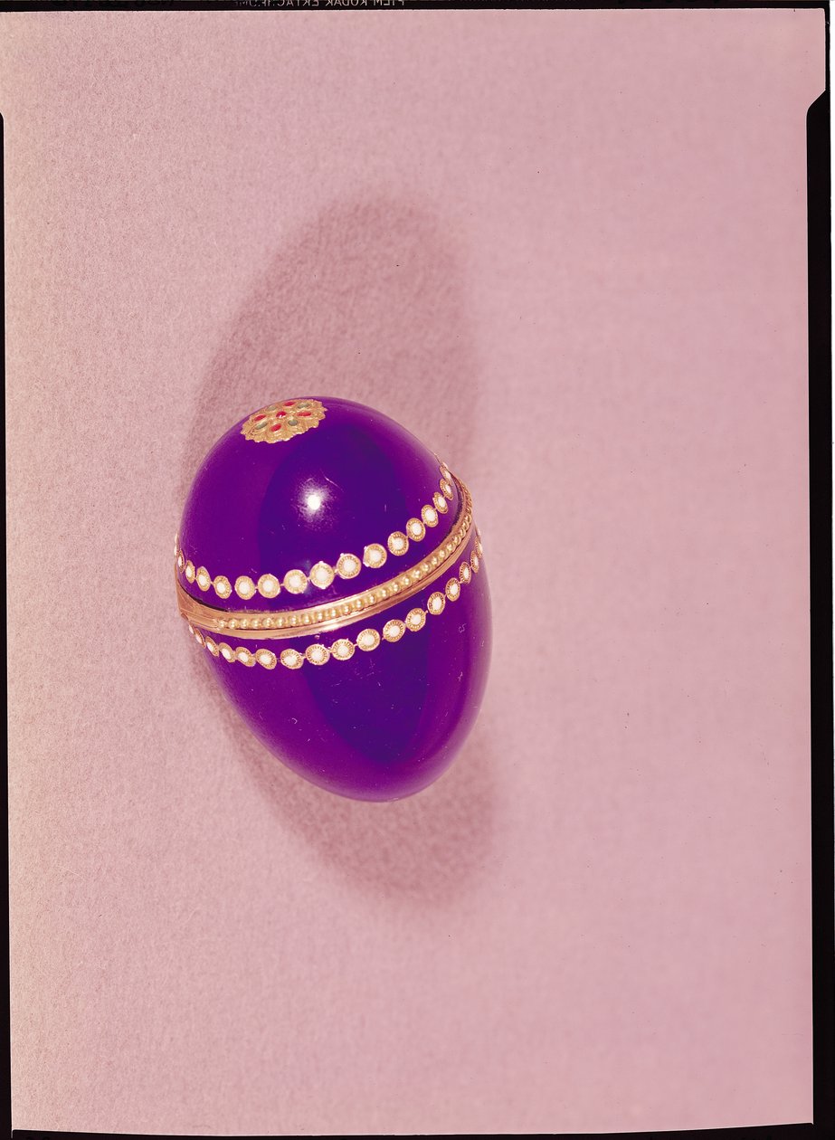 Necessaire w kształcie jajka, Sevres, 1775 (ceramika) autorstwa French School