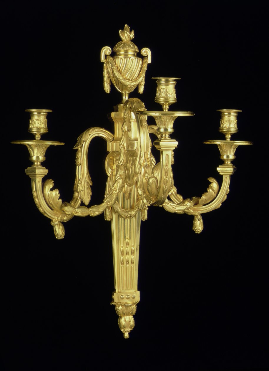 Jeden z pary trójramiennych kinkietów Ludwika XVI, ok. 1775 (ormolu) autorstwa French School