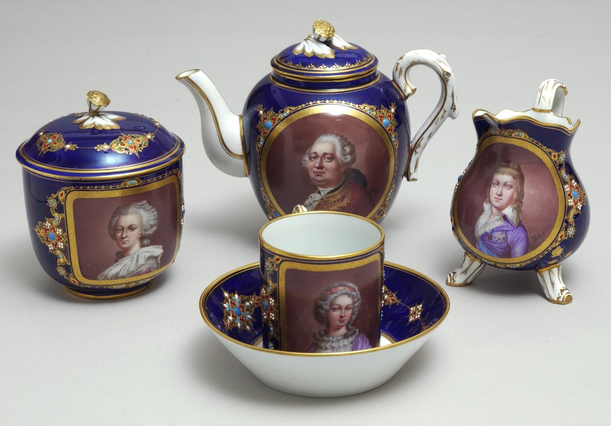 Część serwisu do herbaty z portretami Ludwika XVI (1754-93) i Marii Antoniny (1755-93), Sevres, Francja, ok. 1789 (porcelana) autorstwa French School