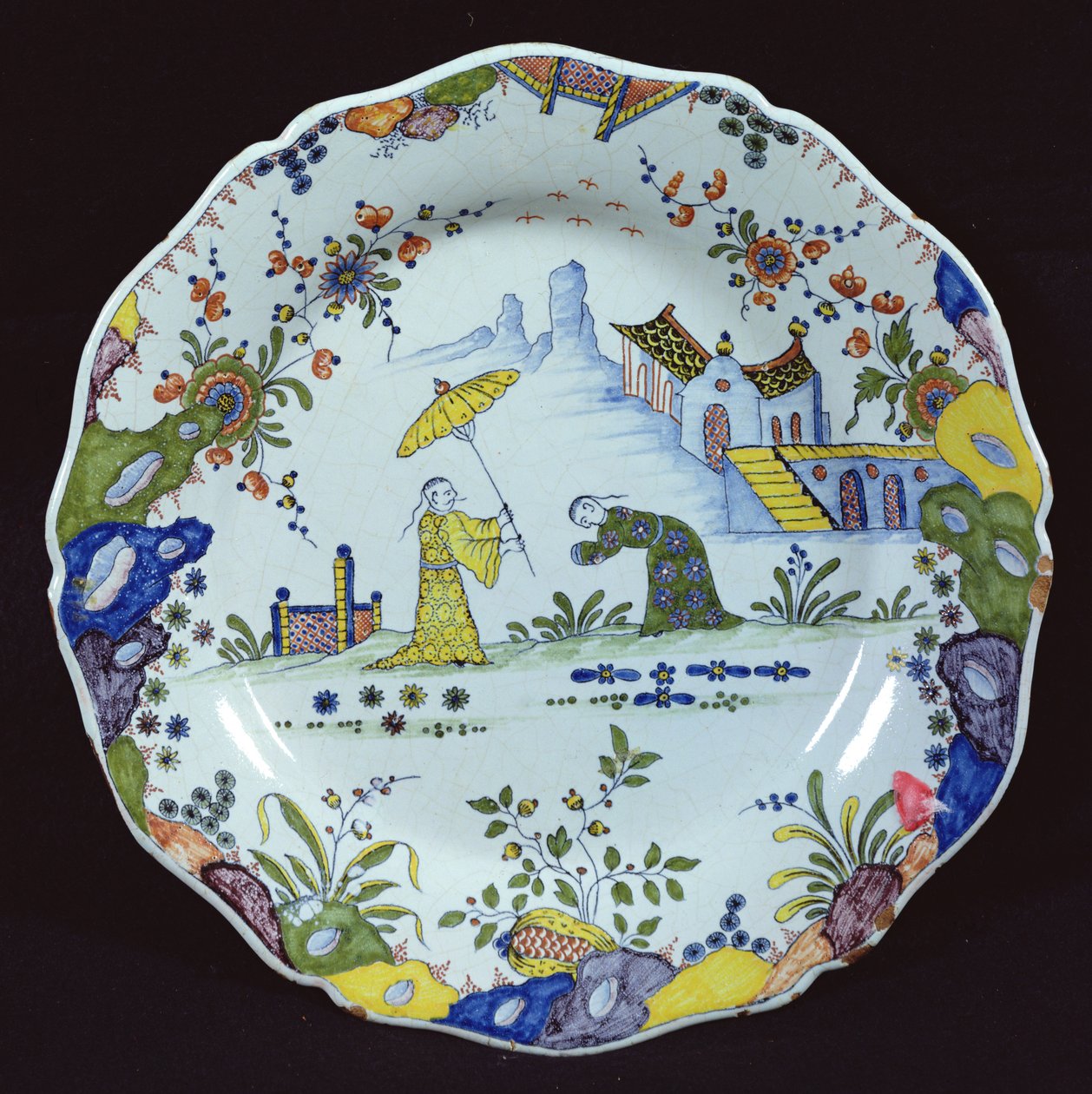 Talerz zdobiony w stylu Chinoiserie, stworzony w Rouen (ceramika) autorstwa French School