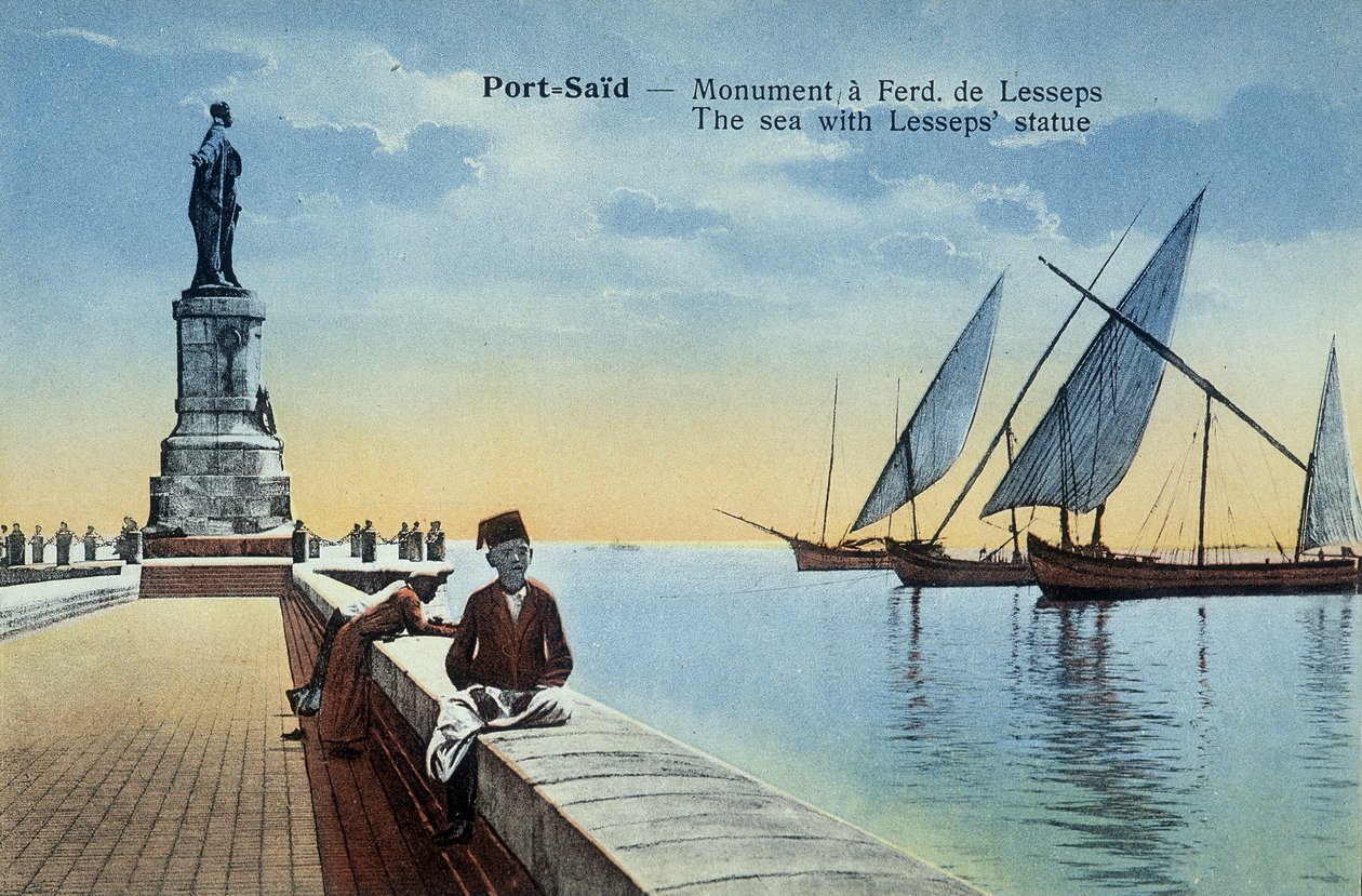 Pocztówka Port Said. Pomnik poświęcony Fernandowi de Lesseps z widokiem na port i morze. Około 1900 (pocztówka) autorstwa French School