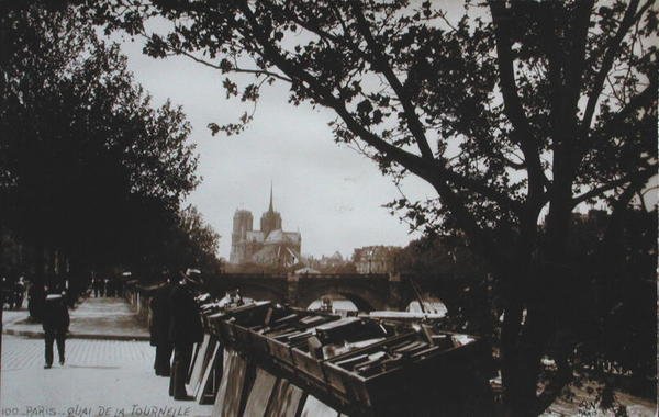 Pocztówka przedstawiająca Bouquinistes wzdłuż Quai de la Tournelle, Paryż, ok. 1930-40 autorstwa French School
