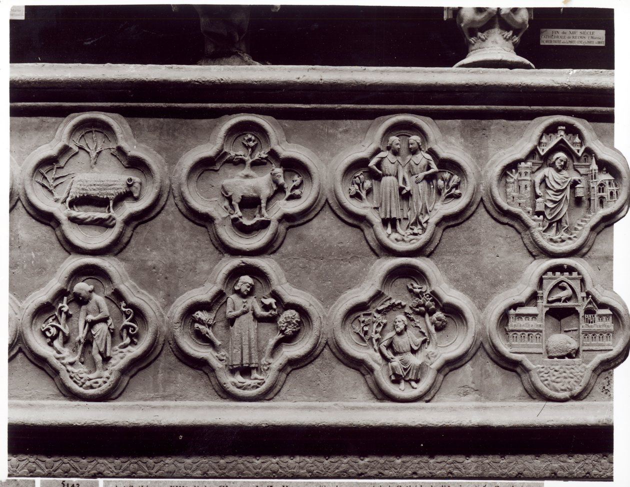 Czterolistne znaki zodiaku, Praca Roku i prorocy Sofonia i Ezechiel, z katedry Notre-Dame w Amiens (odlew gipsowy z kamienia) autorstwa French School