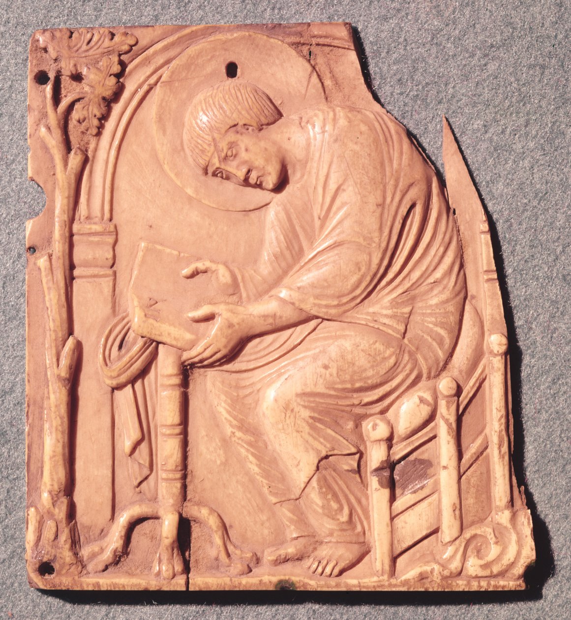 Relief studiującego mnicha, z Hotel de Lunaret, VIII-XI wiek autorstwa French School