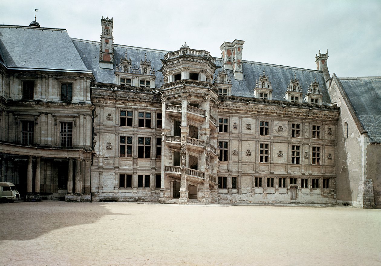 Południowo-wschodnia fasada skrzydła Francois I autorstwa French School