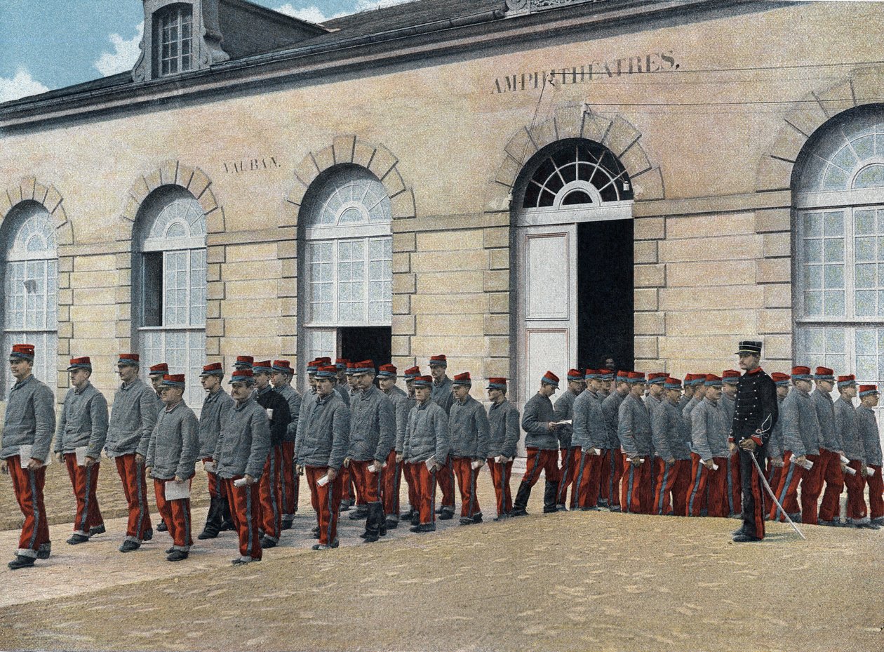 Specjalna szkoła wojskowa Saint-Cyr (Saint Cyr), służba wewnętrzna: Wyjście z amfiteatru. autorstwa French School