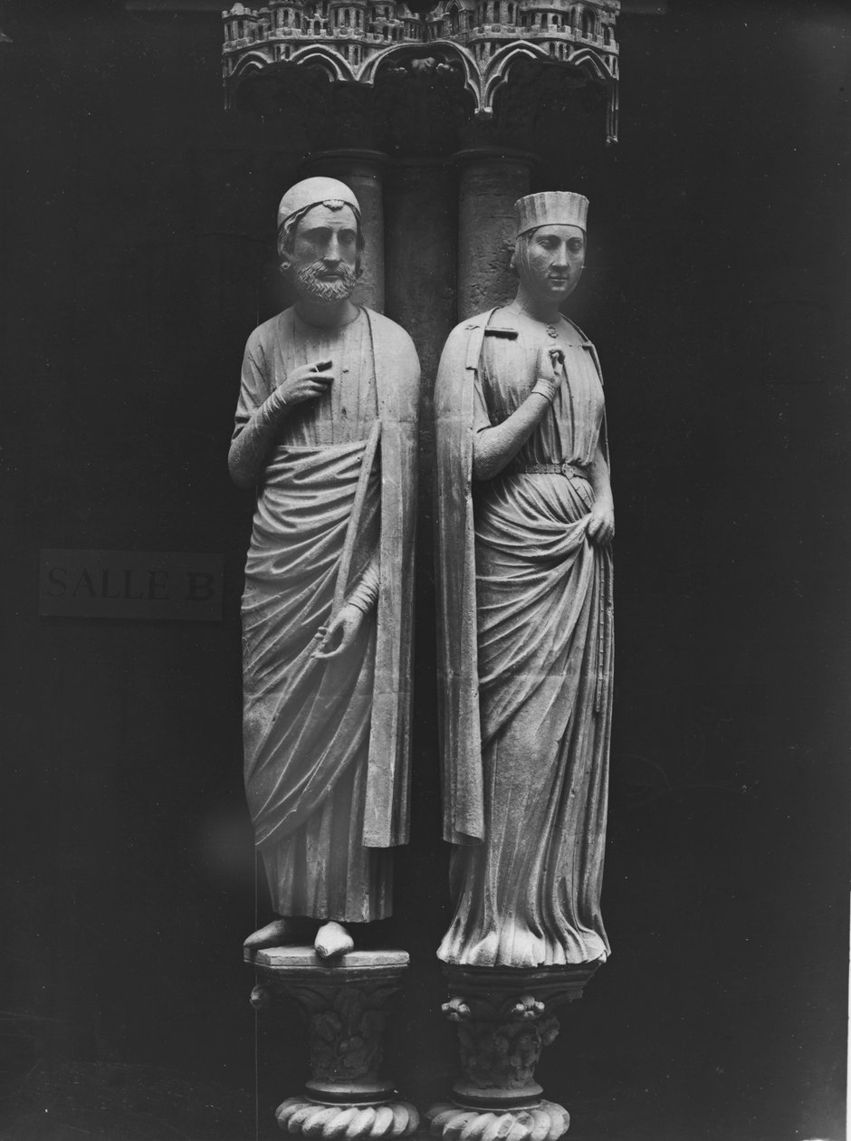 Posągi Philippe Hurepel (1200-34) hrabiego de Clermont i jego żony Mahaut (zm. 1260) hrabiny de Boulogne et de Dammartin, figury w ościeżach z Portalu Północnego, ok. 1230 autorstwa French School
