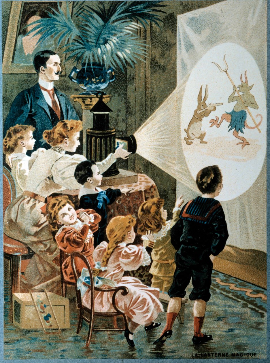 Latarnia magiczna w rodzinie Dzieci patrzą na ekran latarni magicznej, XX wiek (chromolitografia) autorstwa French School